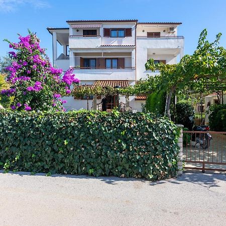 Apartments With A Parking Space Medulin - 7494 Exterior foto